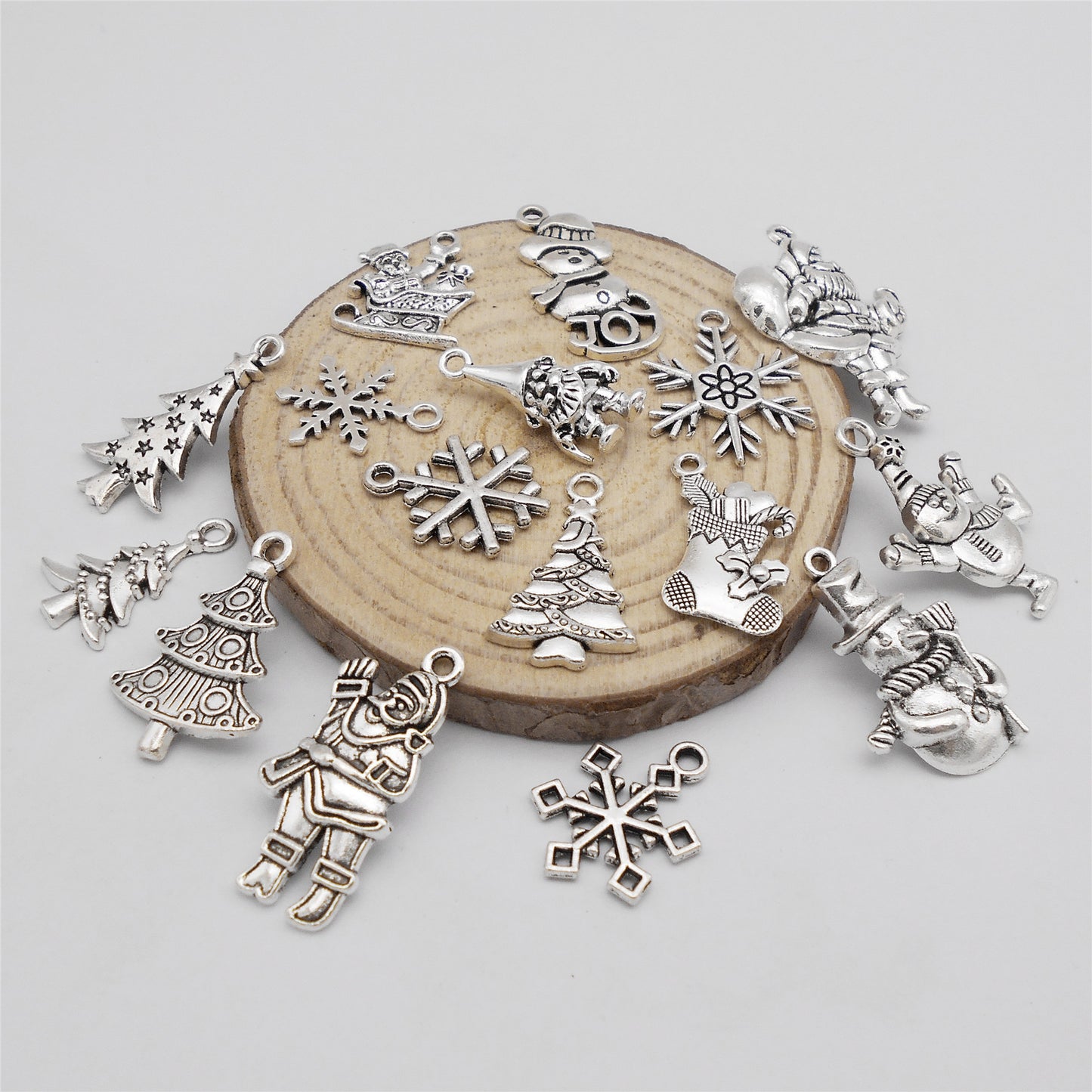 100 Grams Mixed Alloy Christmas Collection Charms for Jewelry Pendants Necklace Earrings Bracelet Making Home Decoration DIY Craft Accessory