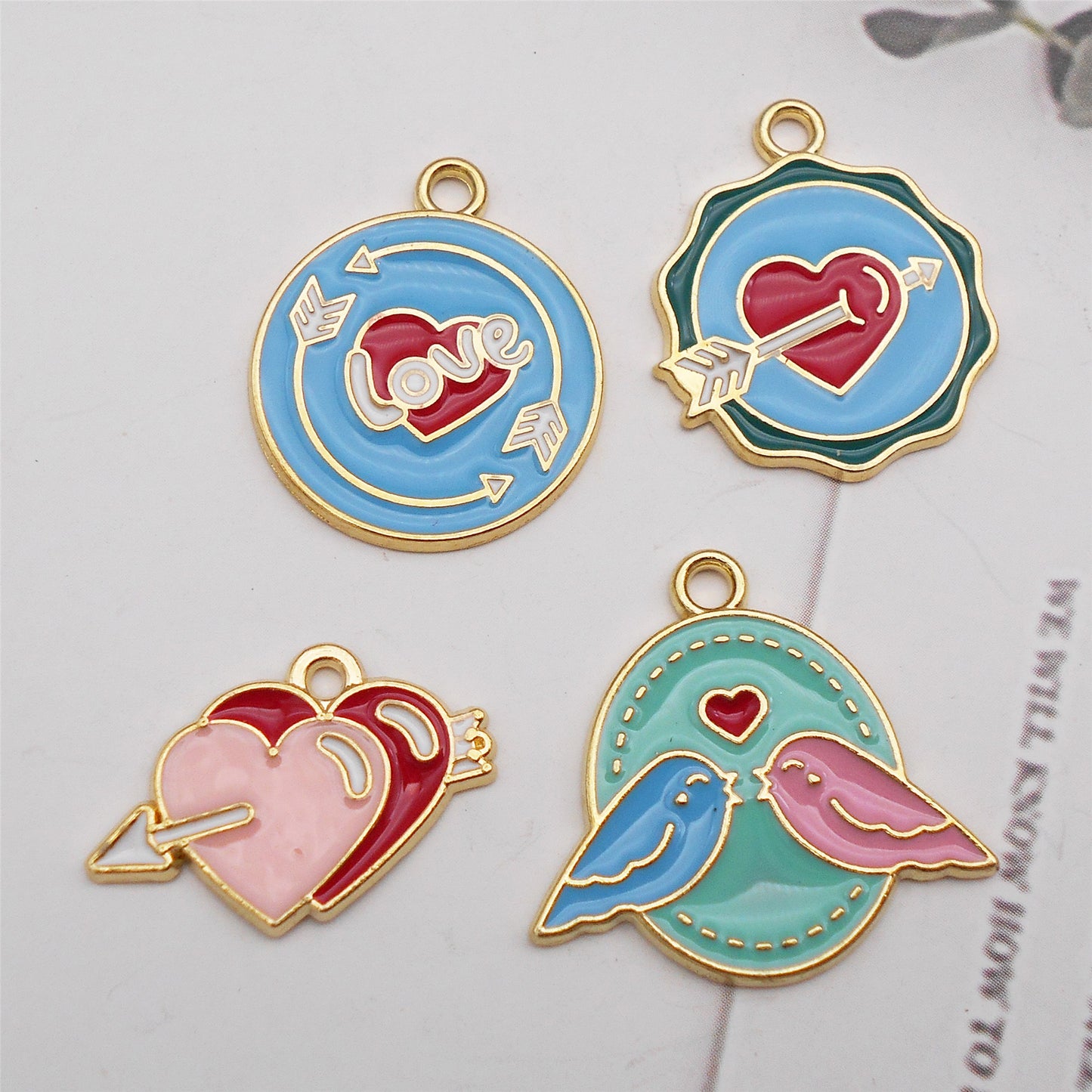 4Pcs Enamel Love Heart Series Charm Alloy Jewelry Pendant for Women DIY Necklaces Bracelets Bag Purse Hanging Dangle Making