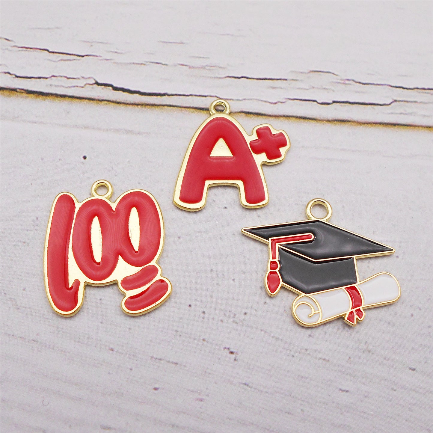 6Pcs Alloy Enamel Doctoral Cap, 100-Point, A+ Design Charms Graduation Time Pendant DIY Jewelry Making Accessory Graduation Gift for Friends