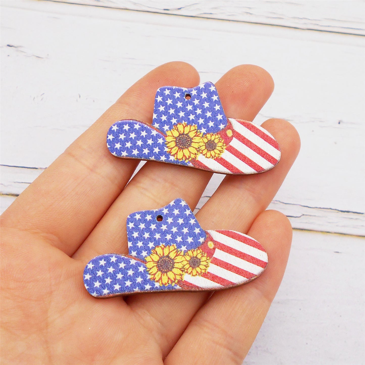 2Pcs American Flag Pattern Charms 24x44mm Wood Hat Shaped Dangle for Pendant Bracelet Necklace Earrings Making DIY Crafts Supplies Phone Chain Decor