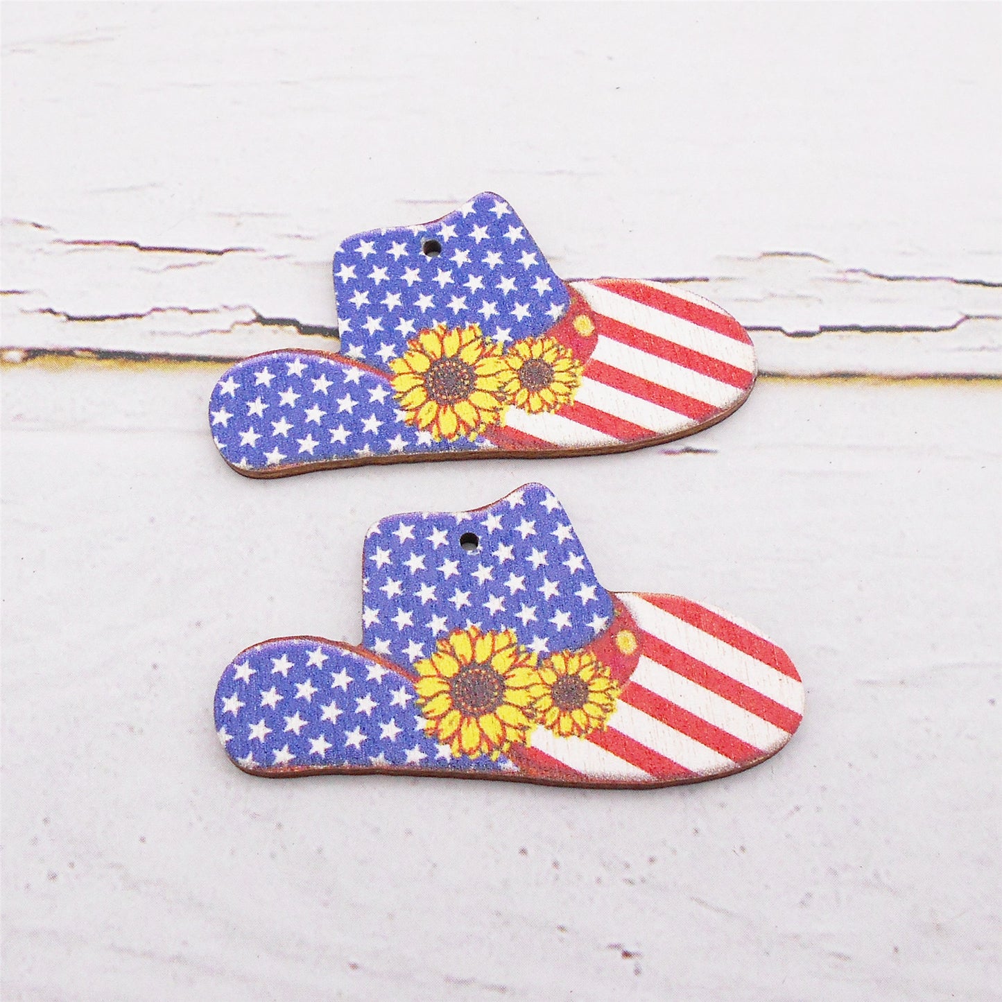 2Pcs American Flag Pattern Charms 24x44mm Wood Hat Shaped Dangle for Pendant Bracelet Necklace Earrings Making DIY Crafts Supplies Phone Chain Decor