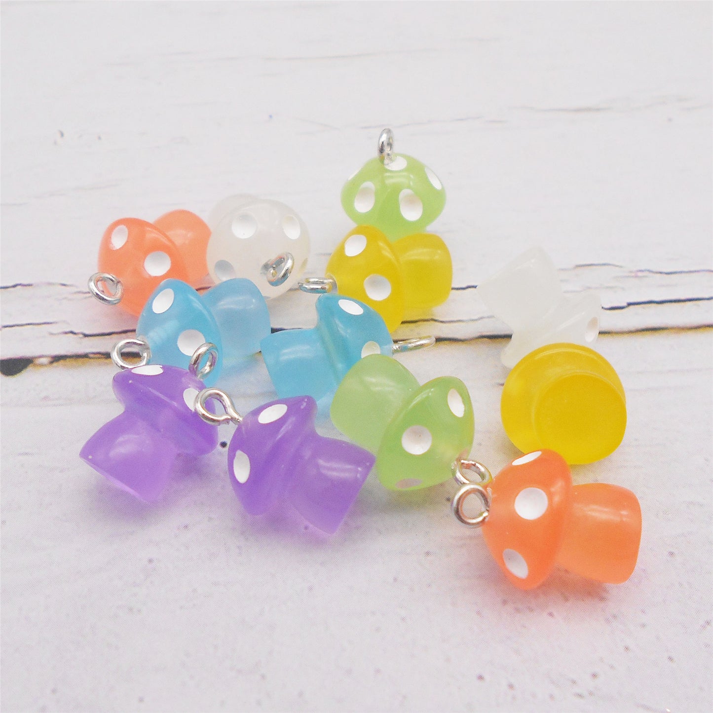 20Pcs Transparent Resin 3D Mushroom Charms 17x12mm Glow in The Dark Design Pendant for Earrings Jewelry Making DIY Crafts Decor
