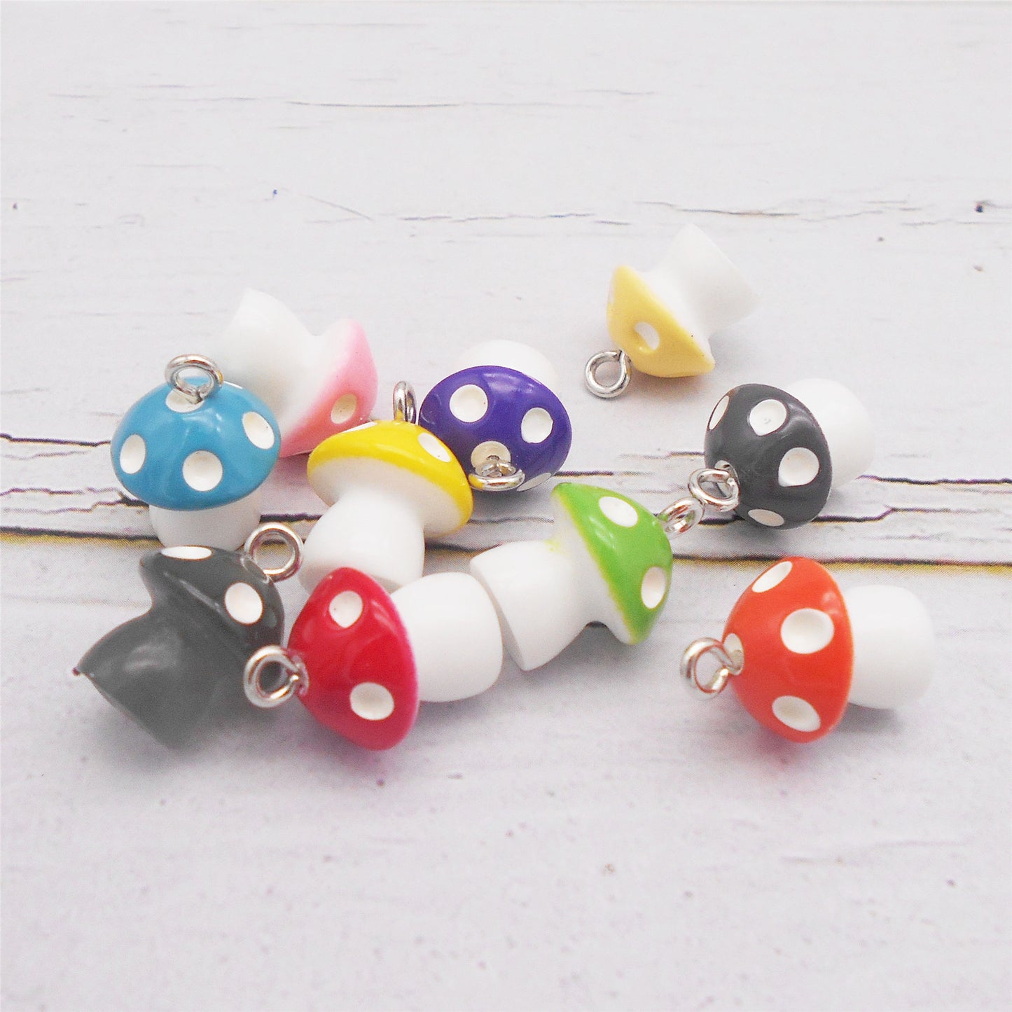 20pcs 3D Mushroom Charms 17x12mm Resin Pendant for Jewelry Earrings Making, DIY Crafts Supplies, Phone Chain Key Chain Decor