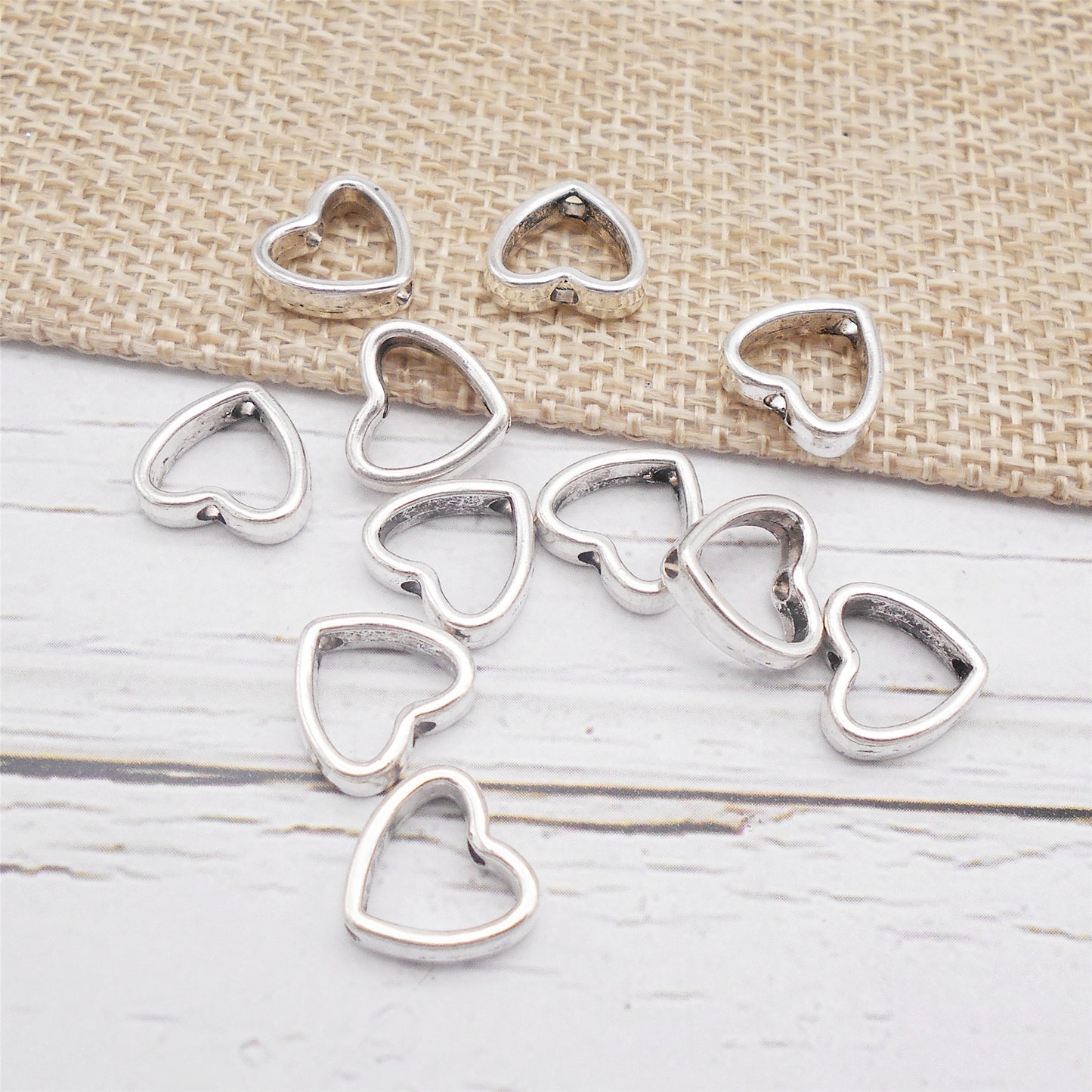 16PCS 10.5x11.5mm Tibetan Silver Love Heart Spacer Beads Hole Diameter 1mm Alloy Heart Bezel Frame Bead Holder-fits 6mm Ball Bead, for DIY Jewelry Accessories Personalized Necklace Bracelet Earrings Making
