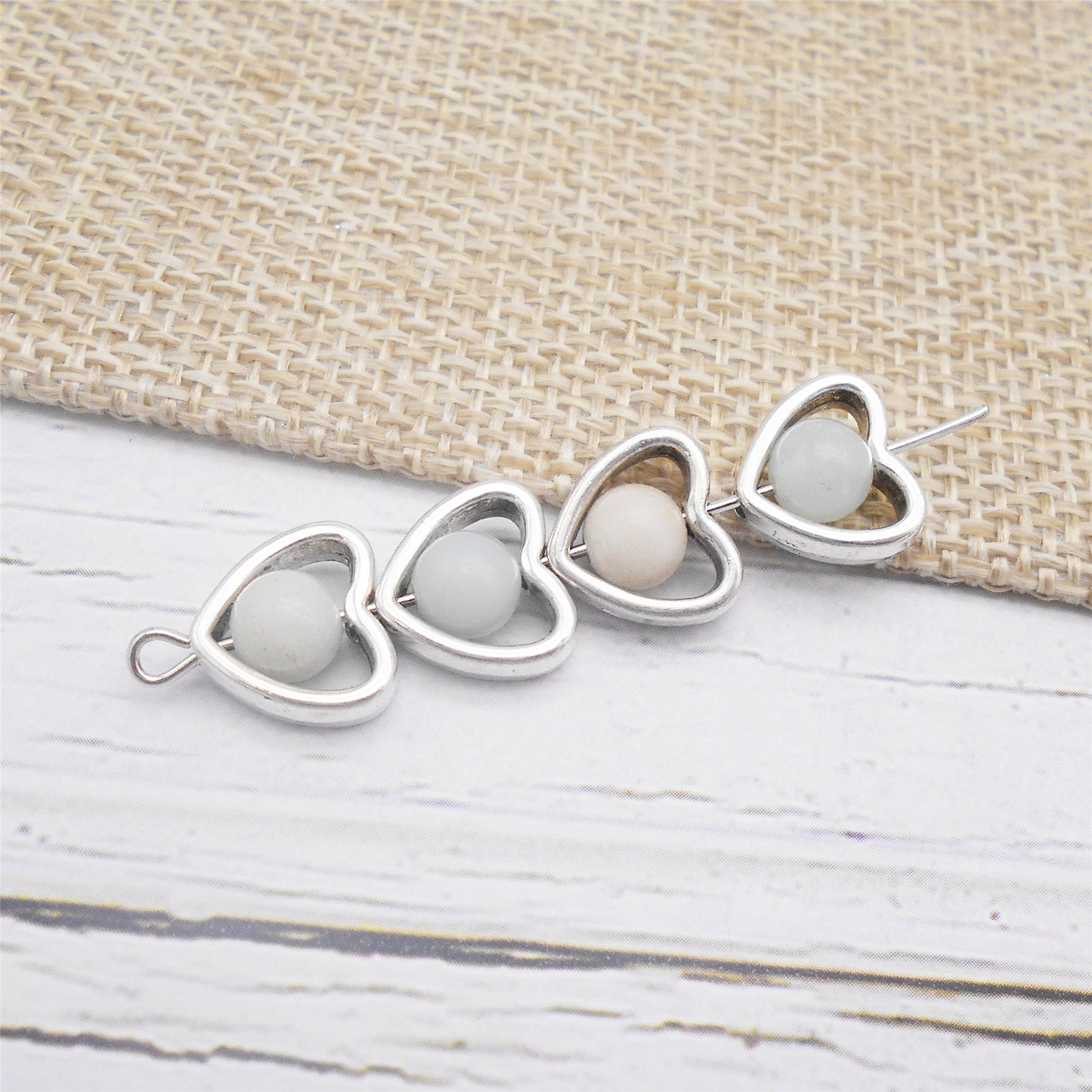 16PCS 10.5x11.5mm Tibetan Silver Love Heart Spacer Beads Hole Diameter 1mm Alloy Heart Bezel Frame Bead Holder-fits 6mm Ball Bead, for DIY Jewelry Accessories Personalized Necklace Bracelet Earrings Making