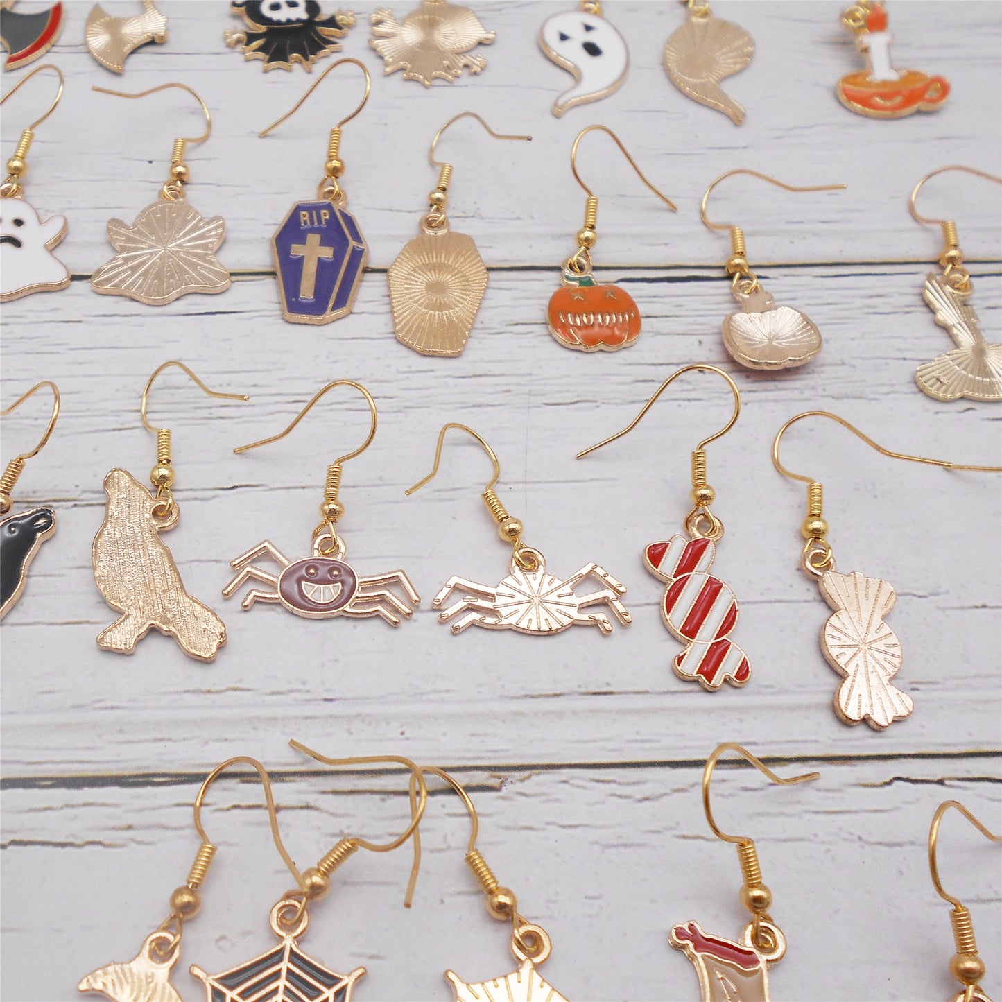 1 Pair Halloween Enamel Dangle Earrings Witch's Hat Eyeball Ghost Raven Designed, Alloy French Hook Earrings Hypoallergenic Women Ladies Earring Piercing Jewelry Festival Ear Decor