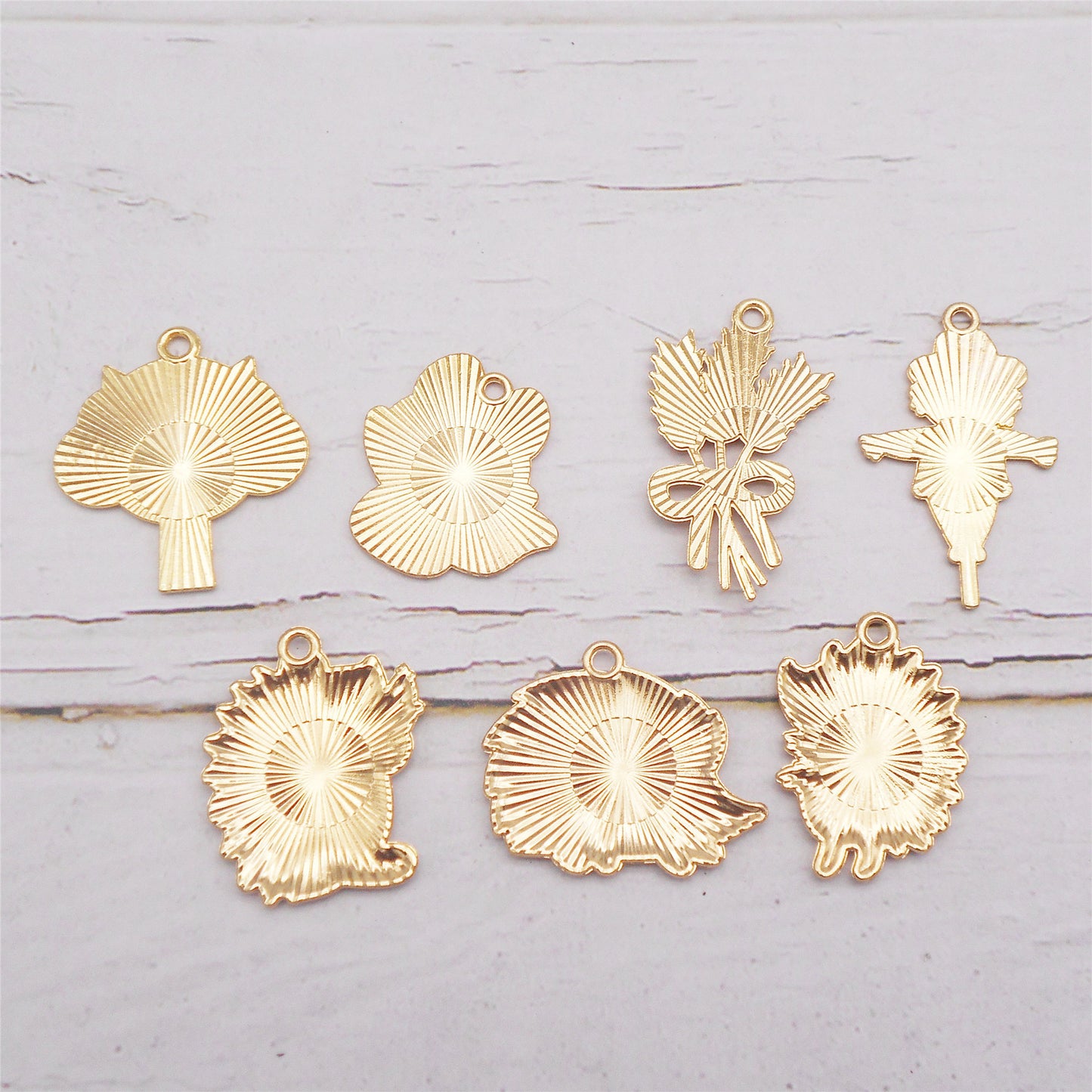 7Pcs Golden Bezel Autumn Hedgehogs Scarecrow Charms Fall-Themed Squirrel Maple Wheat Ear Pendants for DIY Jewelry Making Crafts Decor