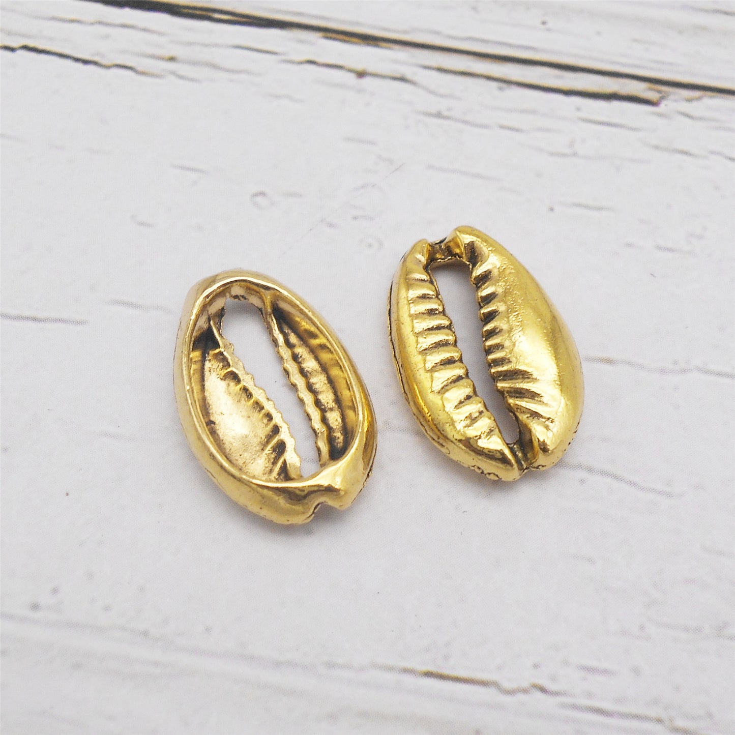 20Pcs 19x12mm Metal Seashell Sliced Charms Retro Gold Cowrie Shell Pendants Alloy Jewelry Accessories for Anklet Making, DIY Crafts Decor