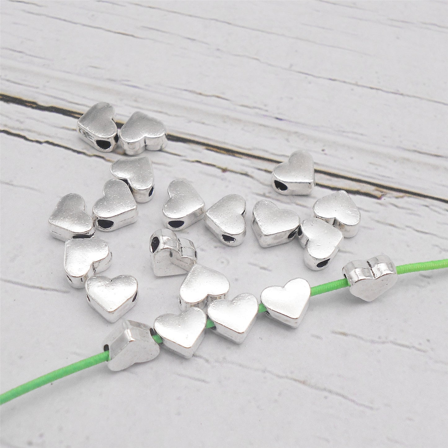 50Pcs 7mm Polished Heart Beads Smooth Metal Spacer Beads Retro Silver Accessories for Jewelry Necklace Bracelet Making DIY Crafts Supplies