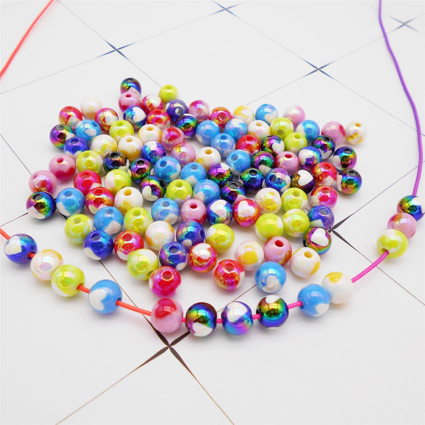 50Pcs 8mm Dazzling Plastic Ball Beads Heart Pattern Spacer Beads for Jewelry Making Accessories, Necklace Bracelet Earrings Supplies, Phone Chain Crafts Decor