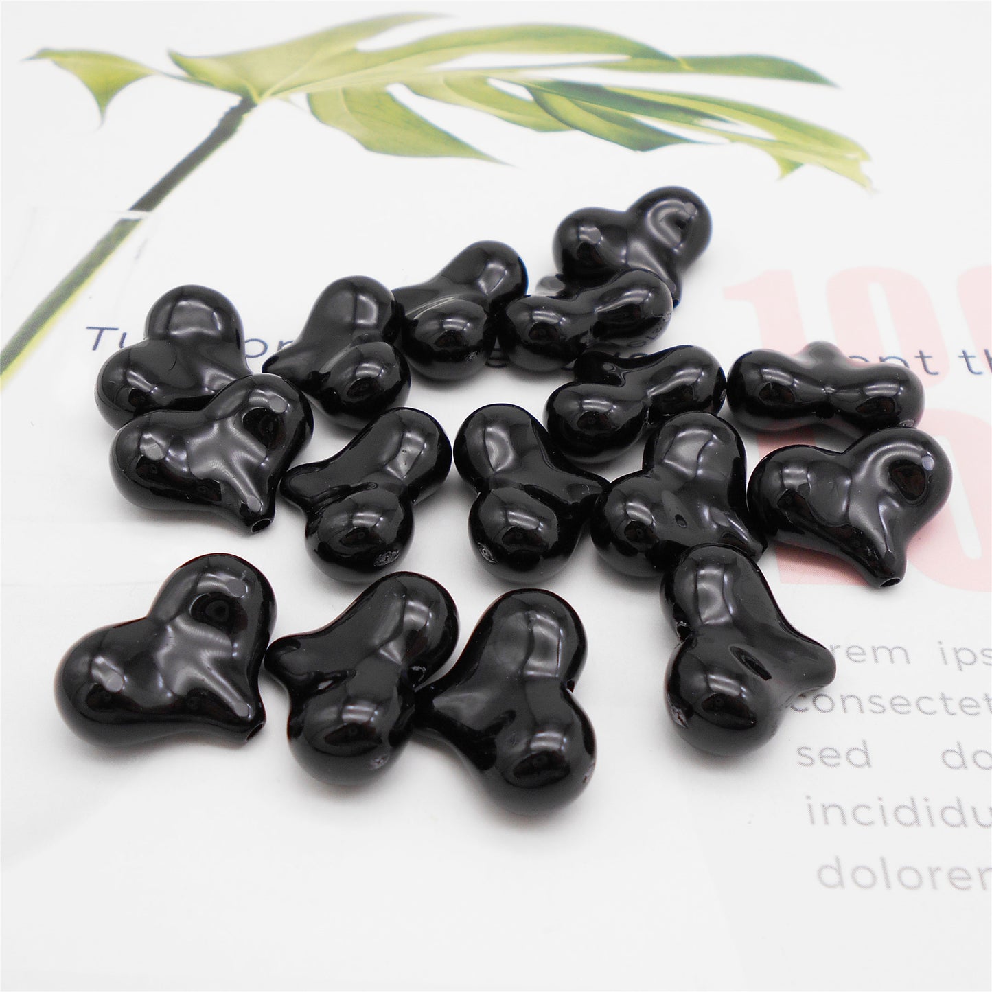 20Pcs 21.5x16.5mm Heart Shaped Beads Black Plastic Spacer Beads for Necklace Bracelet Earrings Making DIY Crafts Decor