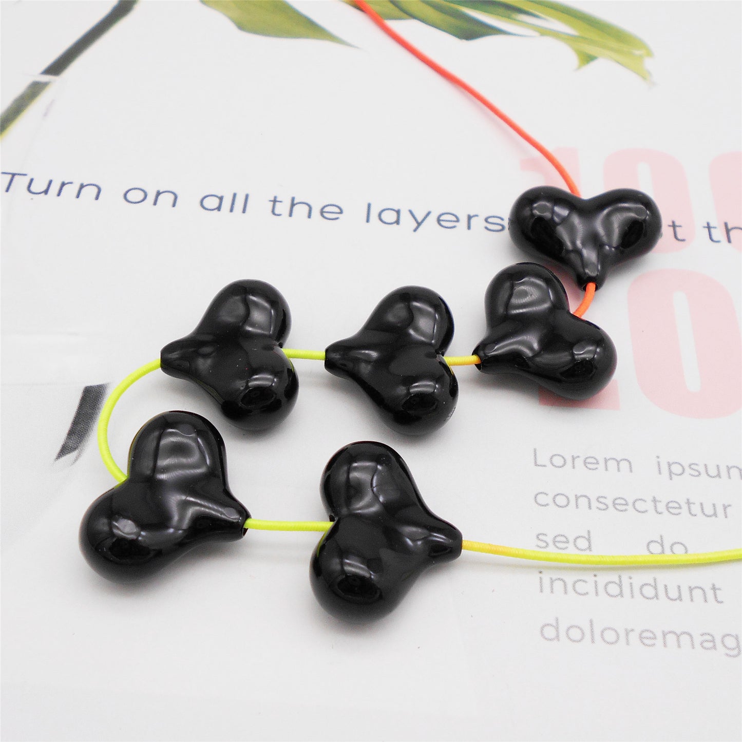 20Pcs 21.5x16.5mm Heart Shaped Beads Black Plastic Spacer Beads for Necklace Bracelet Earrings Making DIY Crafts Decor