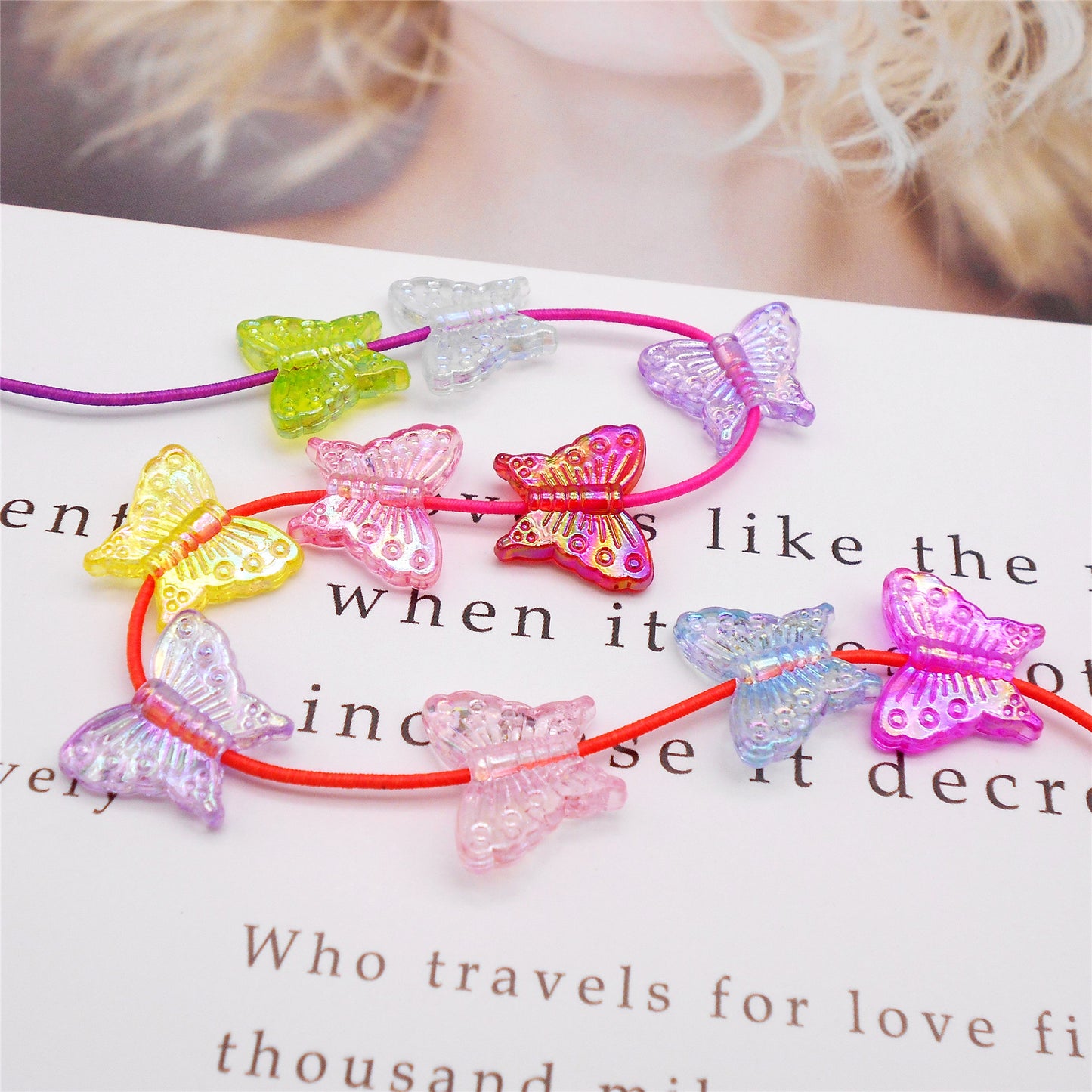 100Pcs 13.5x16mm Sparkling Butterfly Shaped Beads Plastic Spacer Beads for Necklace Bracelet Making Jewelry Crafts Supplies Phone Chain Decor