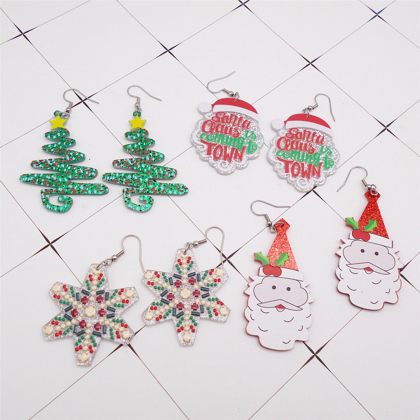 1 Pair Acrylic Christmas Dangle Earrings Snowflake Santa Claus Hook Earrings Hypoallergenic Women Earring Piercing Jewelry for Daily Wear & Festival Gifts
