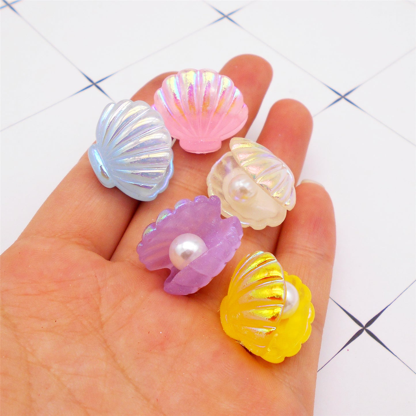 10Pcs 19x23mm Resin Seashells with Faux Pearl Decoration Plastic Seashell Charm Accessories for DIY Pendant Jewelry Making Phone Case Decor