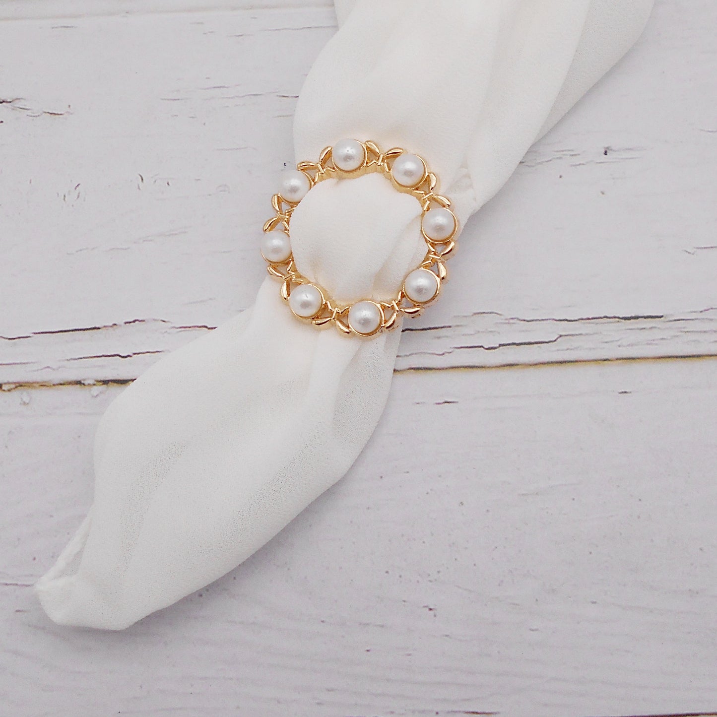 6Pcs Faux Pearl Scarf Clip Round & Heart Shaped Metal Hem Weight Clip Imitation Pearl Embellished Silk Scarf Buckle Clips for Clothing Accessories