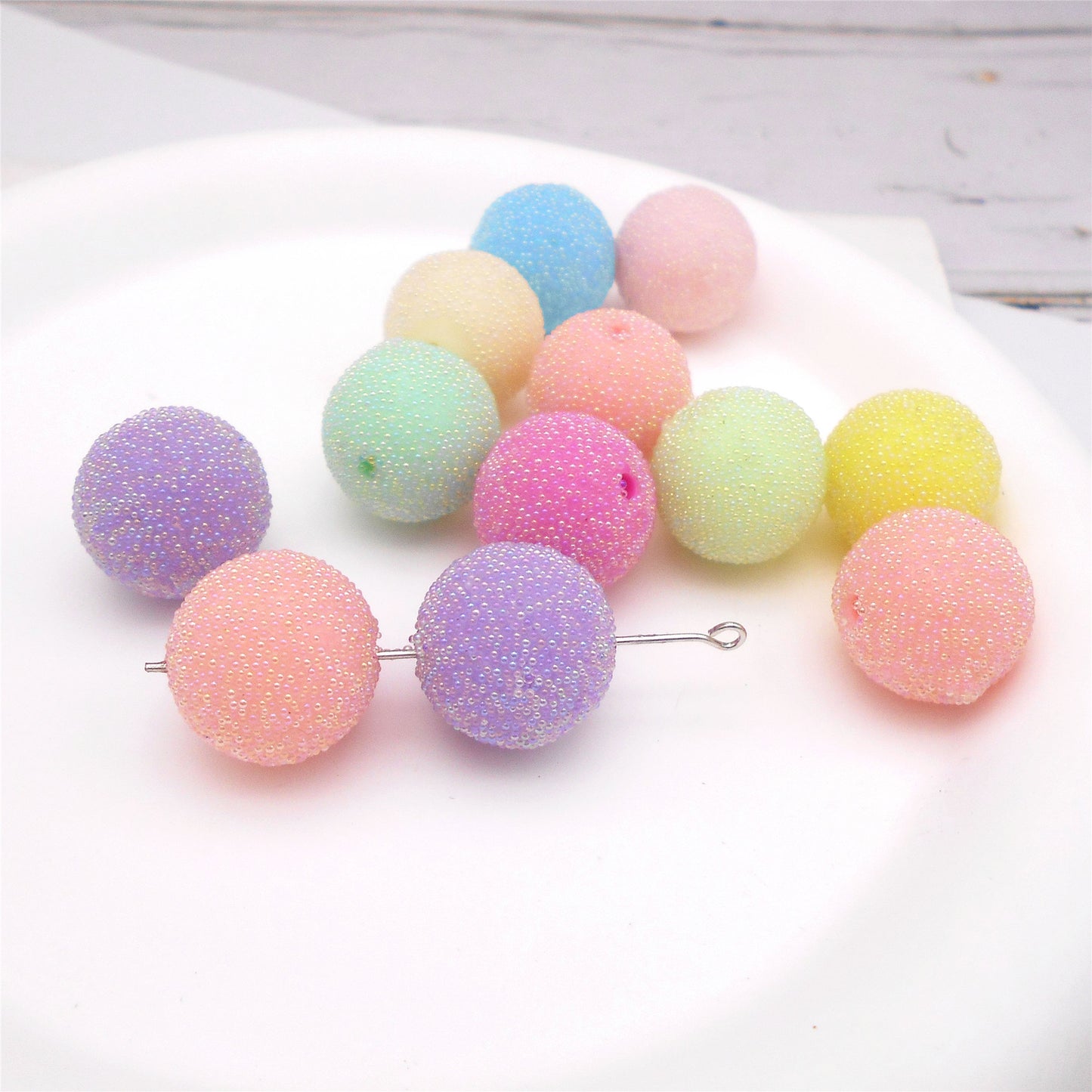 6Pcs Random 17mm Macaron-Colored Round Ball Beads 2mm Hole Acrylic Spacer Loose Beads for DIY Necklace Bracelet Accessories Keychain Dangle Making Crafts Supplies