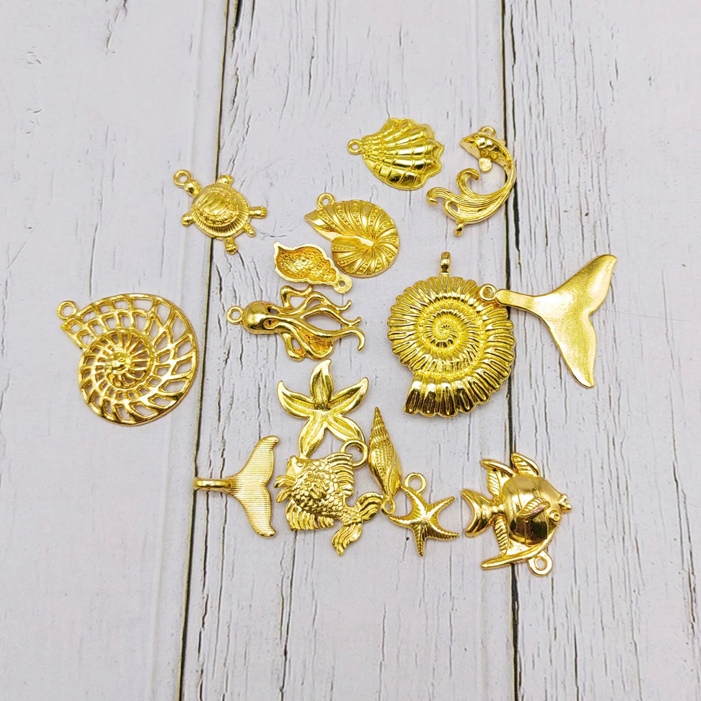 15PCS Golden Large Size Marine Life Sea Animal Charms Metal Conch Seahorse Starfish Turtle Octopus Pendant for Jewelry Accessories DIY Craft Supplies Ocean Theme Party&Wedding Decoration
