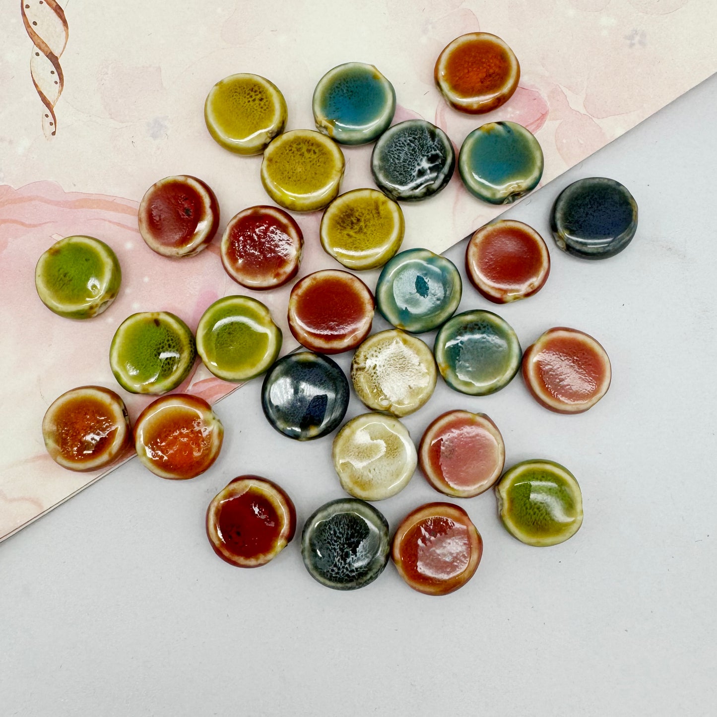 20PCS 15*15*6mm Flat Ceramic Loose Beads Enamel Round Porcelain Spacer Beads 3mm Hole Necklace Bracelet Making Accessories DIY Crafts Jewelry Supplies
