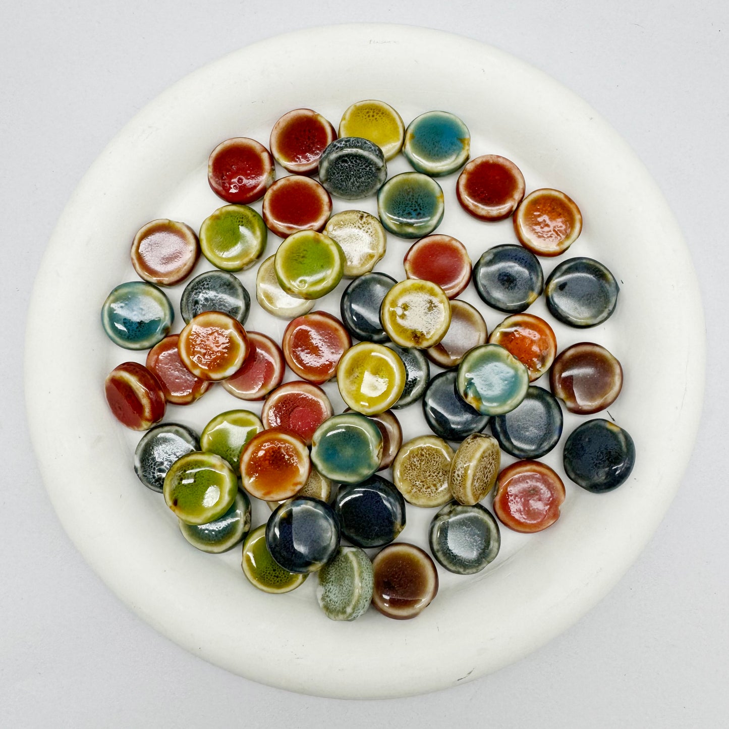 20PCS 15*15*6mm Flat Ceramic Loose Beads Enamel Round Porcelain Spacer Beads 3mm Hole Necklace Bracelet Making Accessories DIY Crafts Jewelry Supplies