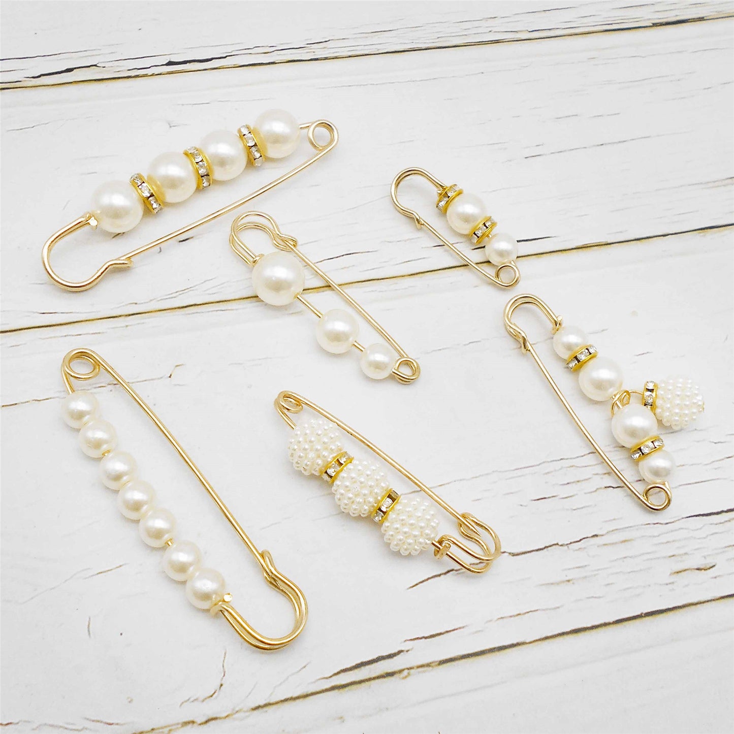 6PCS Fashion Shoe Charms Sock Charms, Gold Waistband  Clips with Imitation Pearl, Waist Reduction Pins, Anti-Exposure Brooch for Women, Buckle Pins for Daily Decor & Fixing Clothing