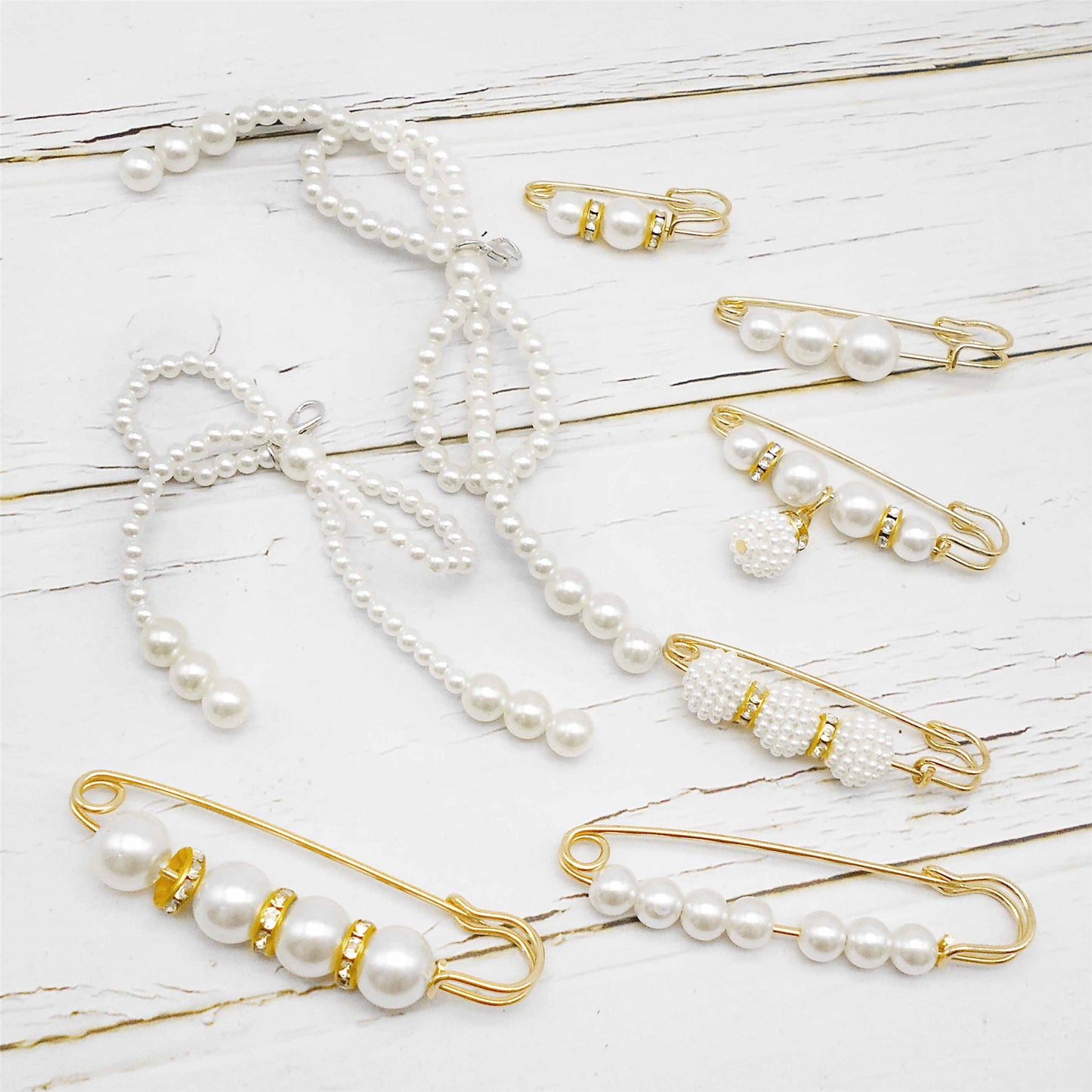 16PCS Mixed Shoe & Sock Charm Set - Plastic Pearl Bowknot with Lobster Clasp, Gold Buckle Pins with Imitation Pearl - Footwear Decoration Jewelry Making Accessories