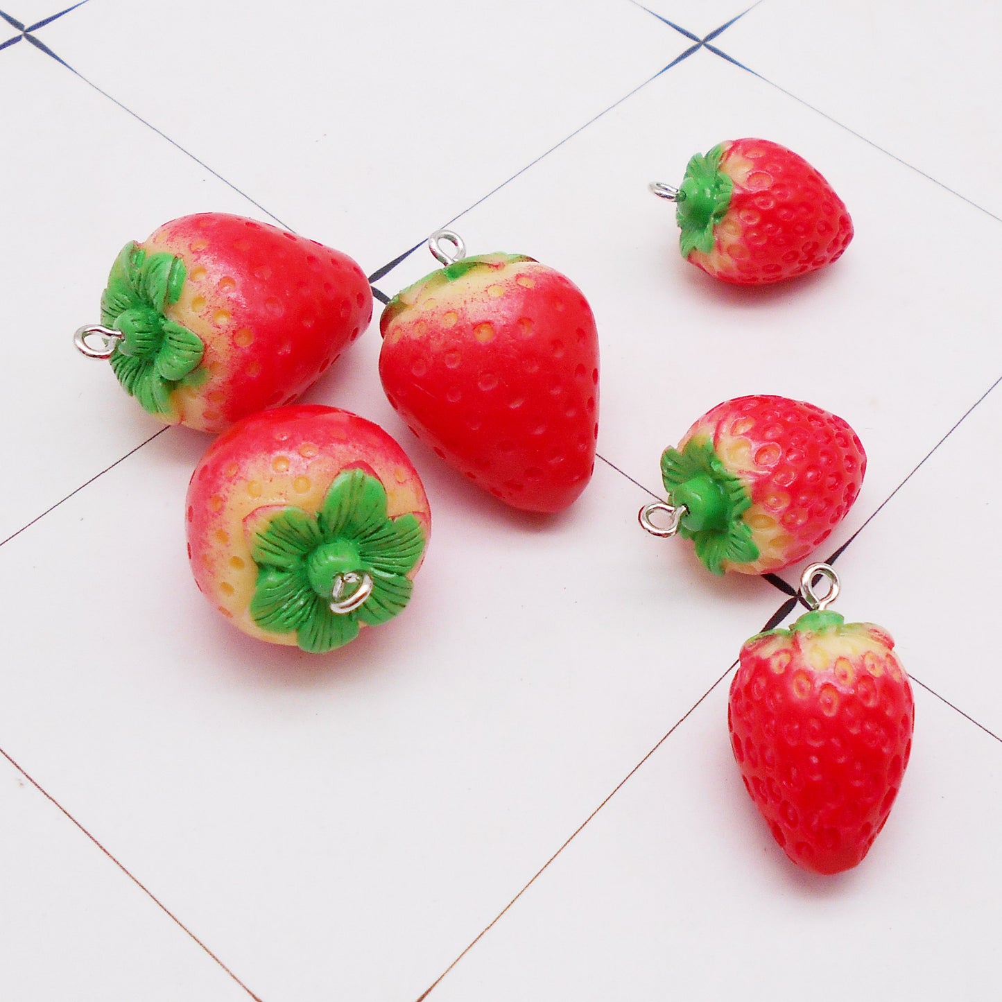 1 Piece Acrylic 3D Strawberry Charms Red Fruit Pendants for DIY Crafts Jewelry Making Accessories Keyring Keychain Decor