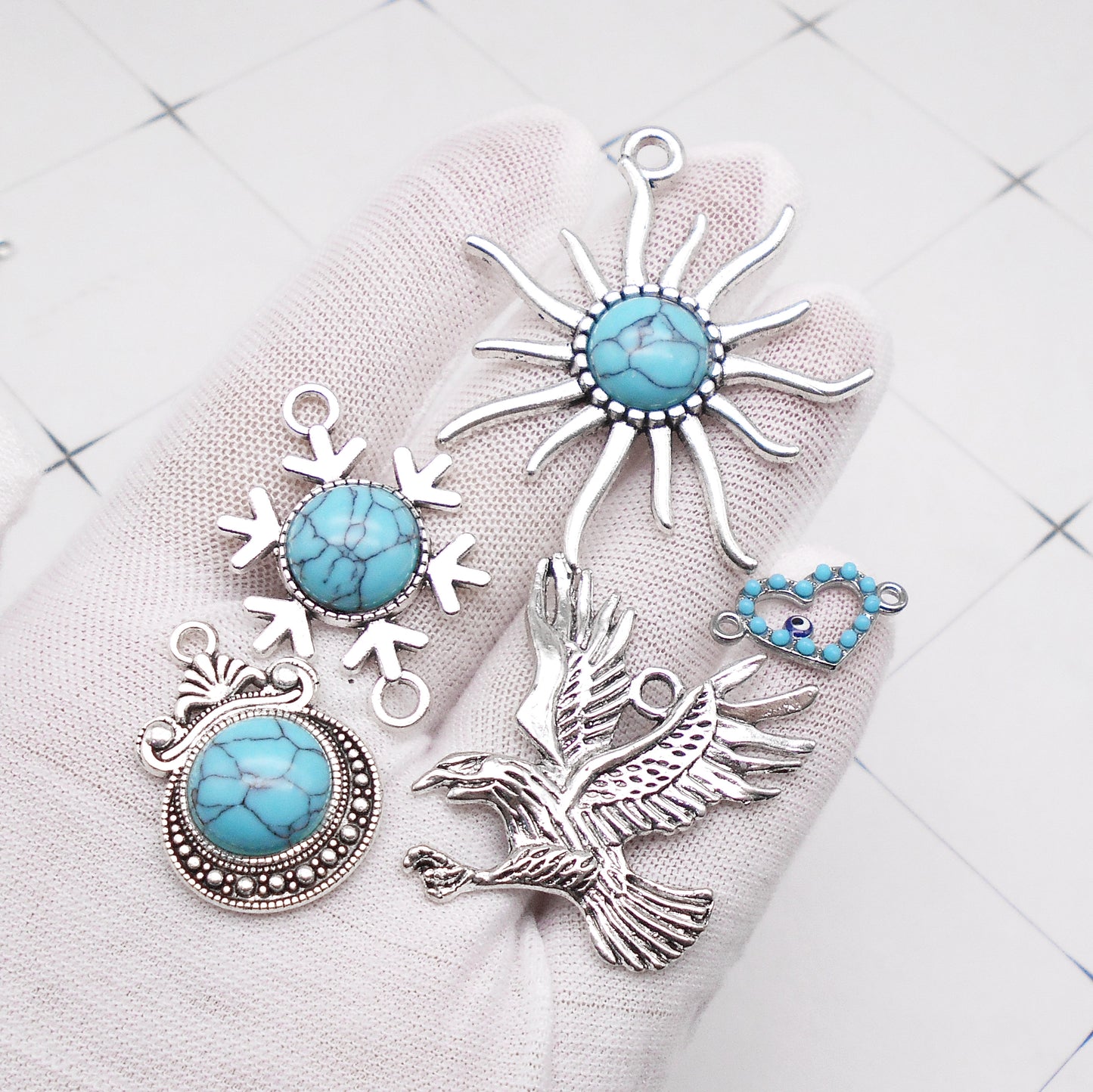 18pcs Blue Turquoise Embellished Alloy Charms Retro Silver Color Eagle Boots Pendants Western Cowboy Theme Jewelry Making Accessories for DIY Crafts