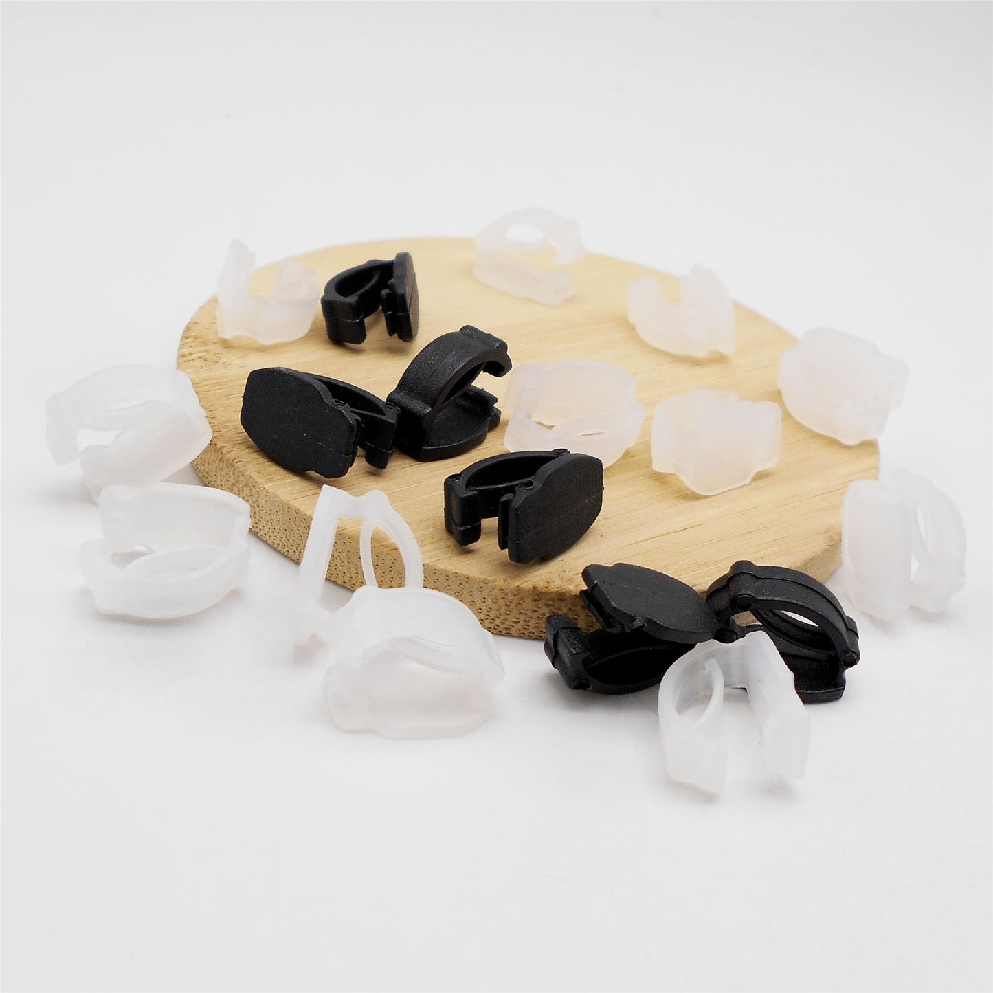 100pcs 16*10mm Black & White Plastic Shoe Buckles Accessories Shoelace Clips Shoe Charm Connectors for Footwear Decor