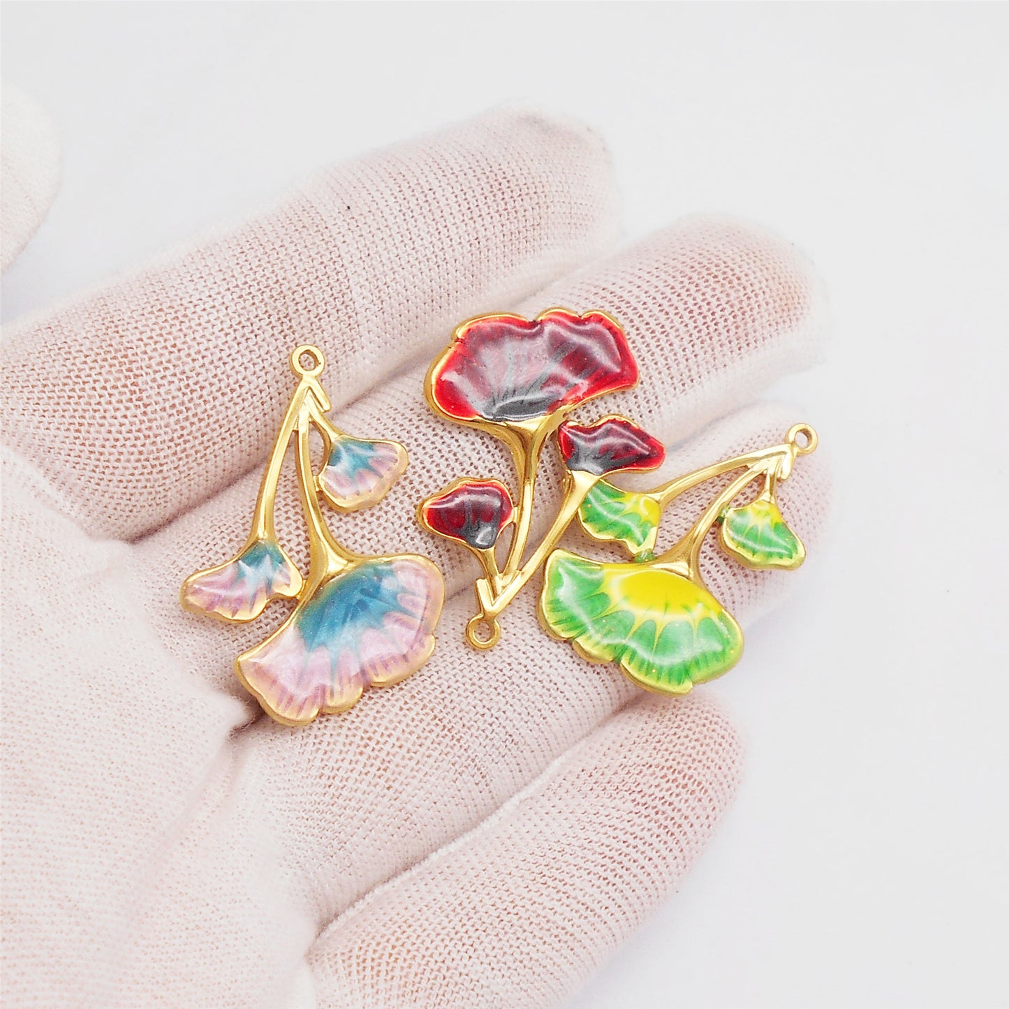 1 Piece 32x22.5mm Smooth Stainless Steel Ginkgo Fan Leaf Charms Enamel Ginkgo Pendants for DIY Necklace Bracelet Earring Making Accessories Keychain Keyring Decor