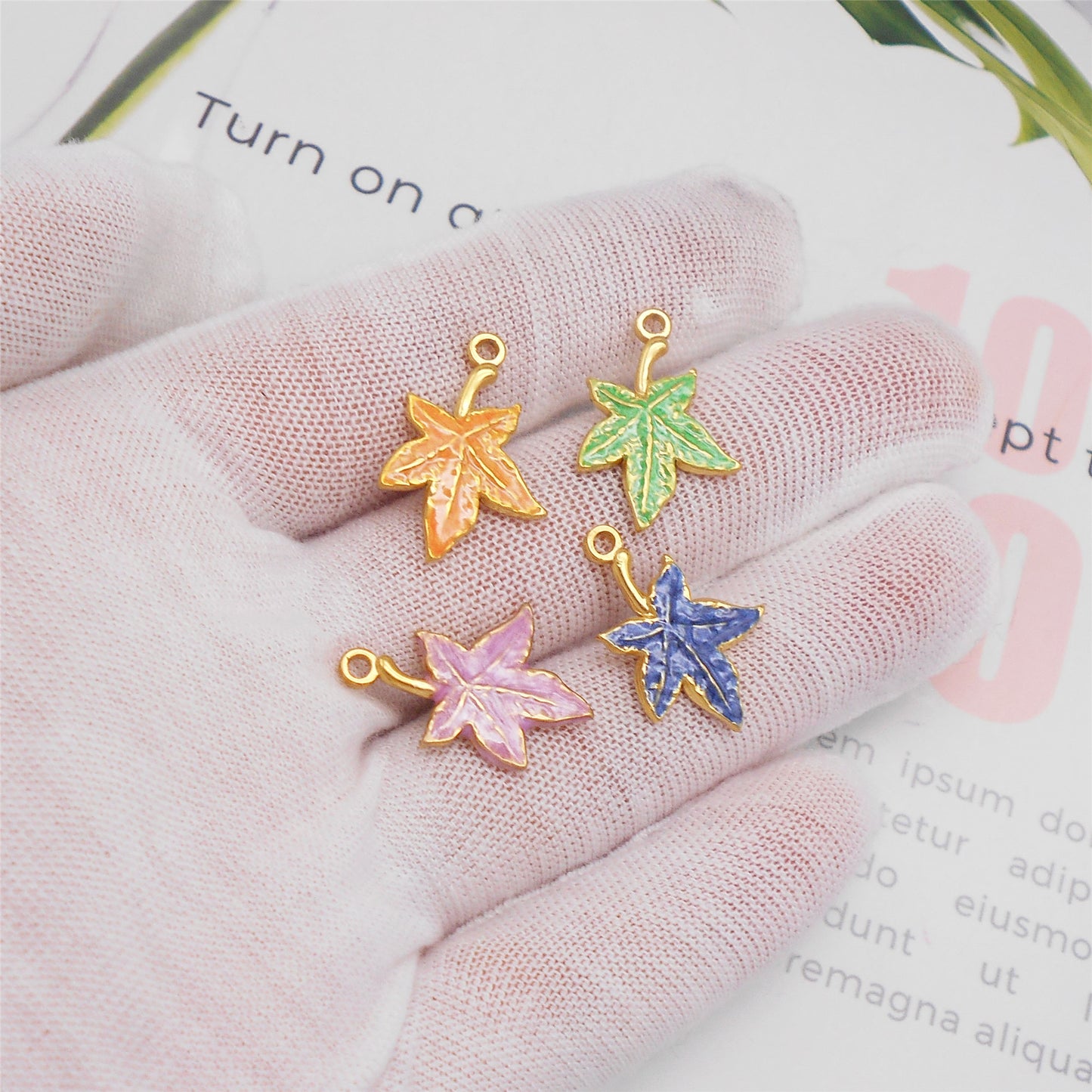 1 Piece 22x15mm Stainless Steel Maple Leaf Charms Enamel Irregular Leaf Pendant DIY Jewelry Making Accessories Art Crafts Decor Keychain Keyring Decoration