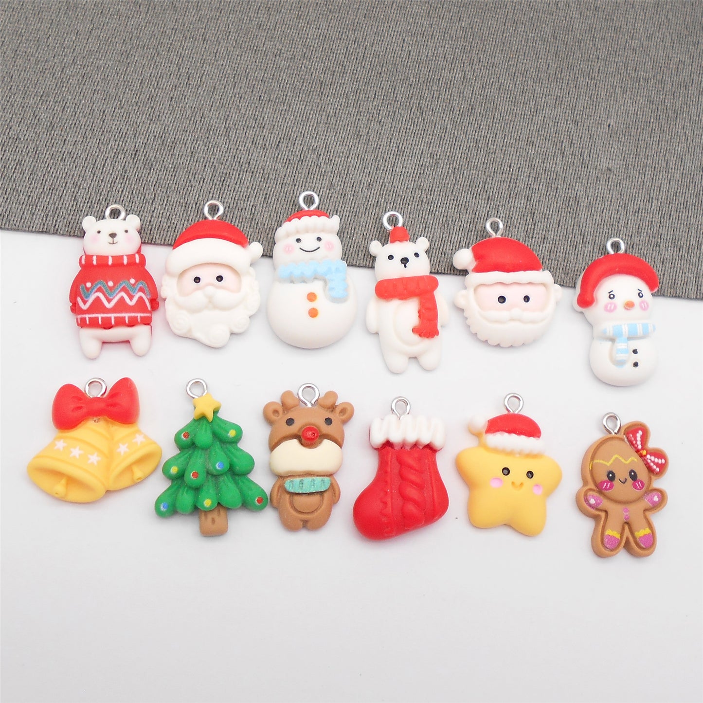 10Pcs Random Christmas Resin Charm Cute Star Bell Elk Pendant DIY Jewelry Making Accessories Gifts Crafts Decor Supplies
