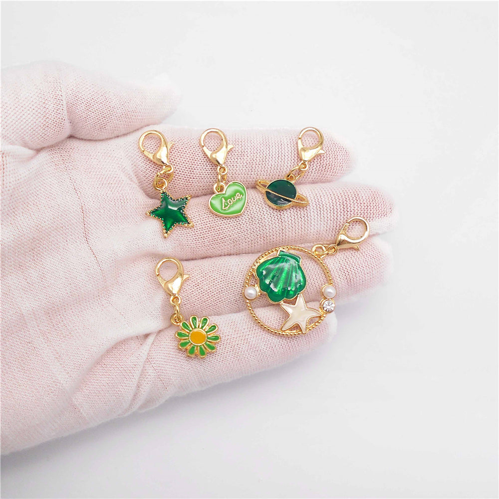 1pc Green Series Enamel Charm Flower Fruit Animal Designed Metal Clip on Pendant for Bag Key Hanging Decor, Jewelry DIY Supplies
